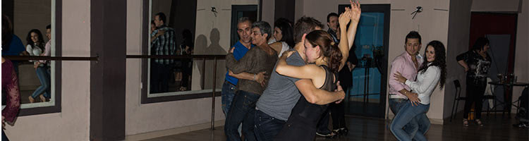 Fiesta de Kizomba en Zaragoza. Escuela de baile el Almacén